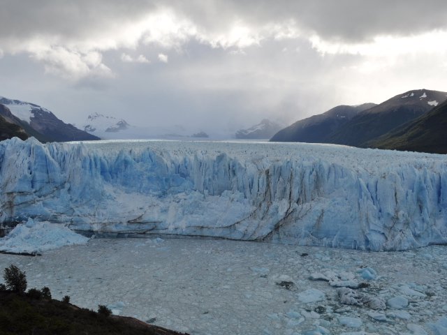 few glaciers can match this 35km long, 5km wide and 60metre high glacier