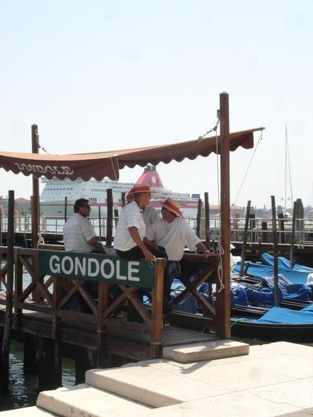The little Gondola Guy's