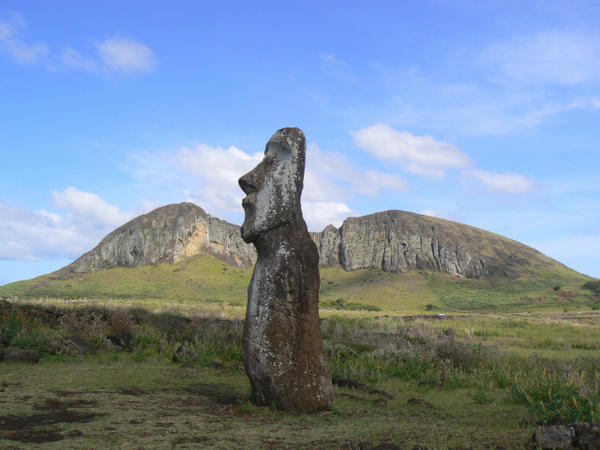 Moai in Front of RR