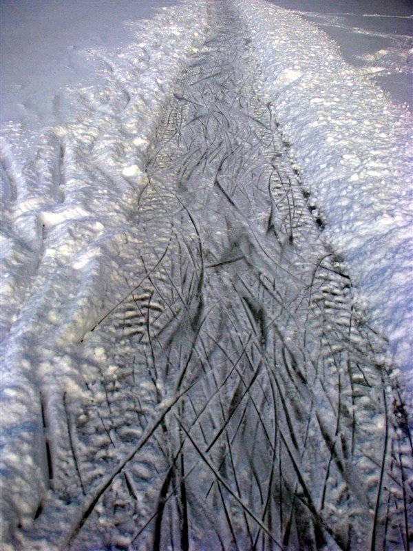 Cool design from the skates in the snow.