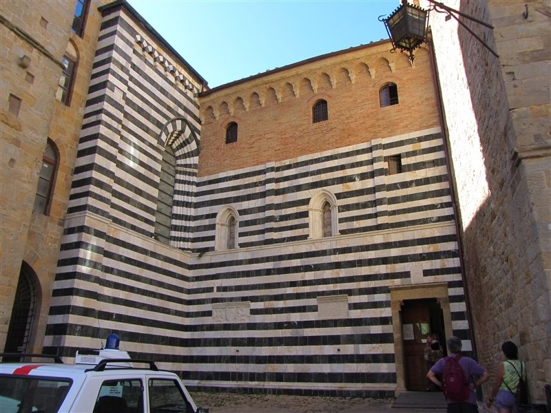 Tuscans seem to like the striped green and white marble look on their churches.