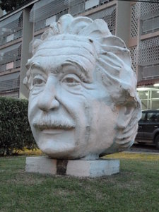 Einstein statue in El Cangrejo