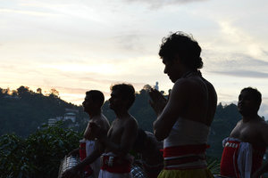 Dancers and Firewalkers, Kandy