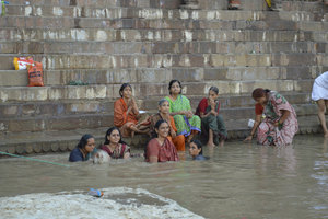 Women bathing in the Ganga