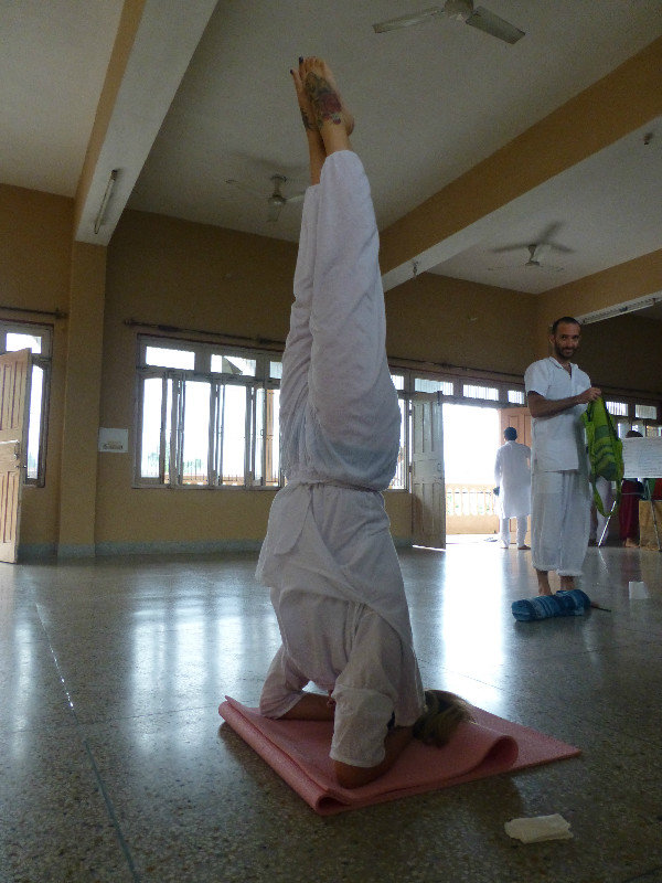 Donna's unaided Headstand