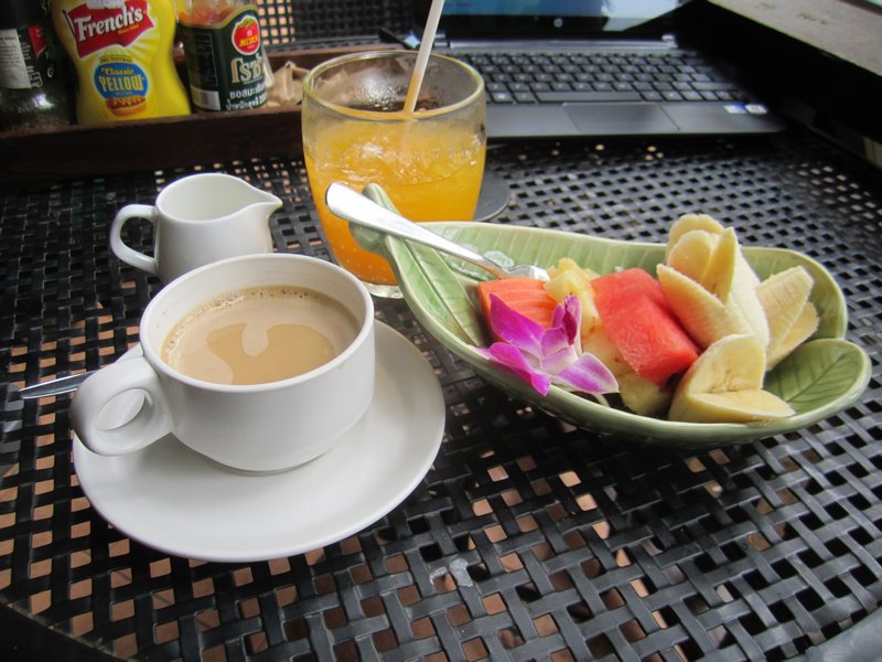 OMG breakfast on Lamai. Beautiful.
