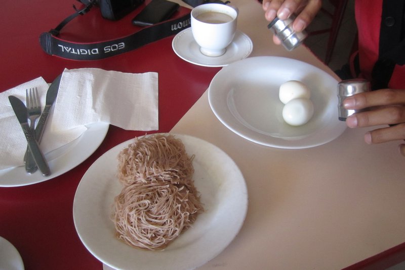 Breakfast in Nuwara Eliya: String hoppers and Boiled Eggs