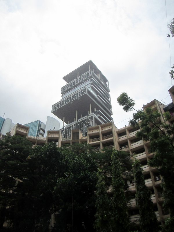 The richest man in India lives in this Skyscraper. The entire thing is his house. Including entire floors of gardens.