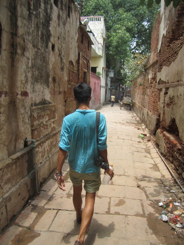 Trung trying to 'stay cool' in the Varanasi Heat