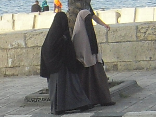 Women on Corniche in Niqab