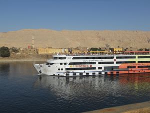 012910 Cruising the Nile