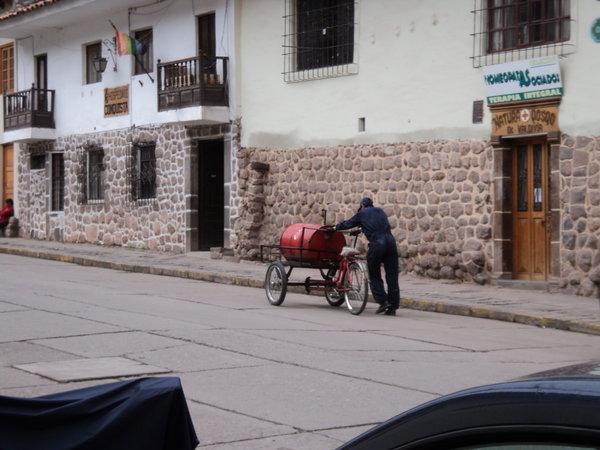 Fuel delivery bicycle
