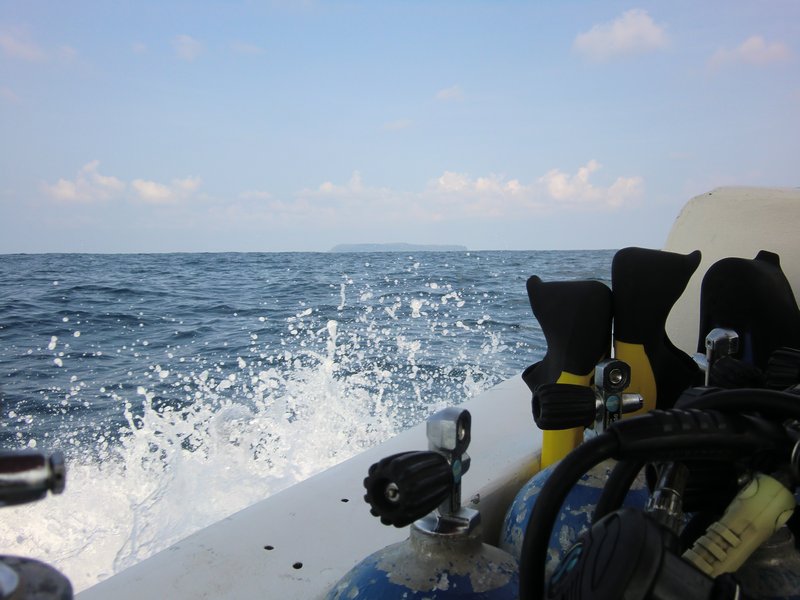 On our way to dive, looking at Isla Cano.