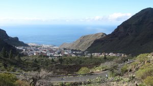 On the way down to Los Gigantes