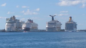 Foru Cruise ships in at Nassau