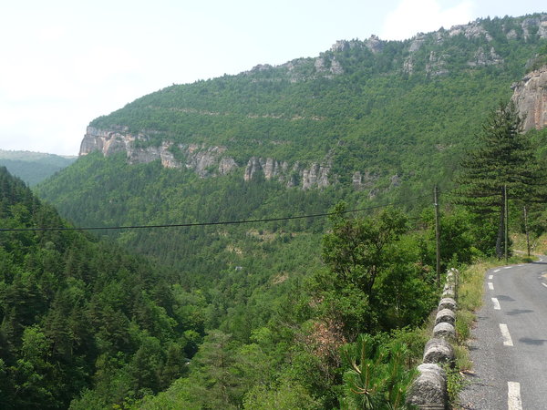 The road along the Gorge to Treves