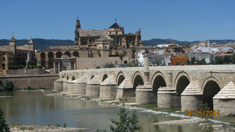 1. The Roman bridge and Mezquita