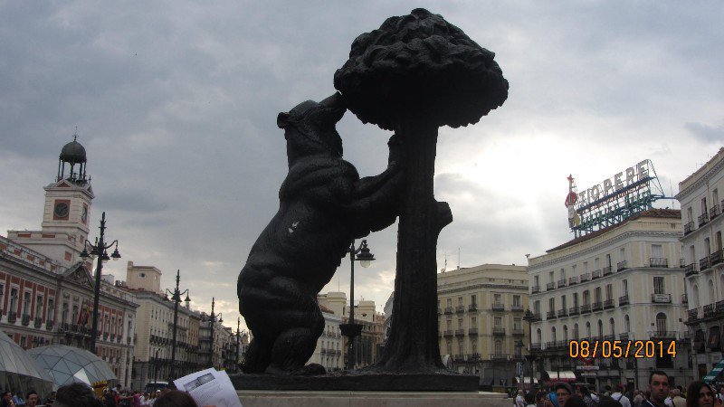 12. the symbol of Madrid - the bear and the strawberry tree in Plaza Puerta del Sol
