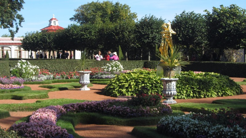 The gardens at Peterhof
