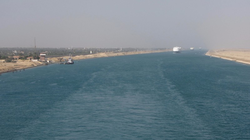 Travelling in convoy along the Suez Canal