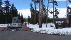 Entrance to Yellowstone closed