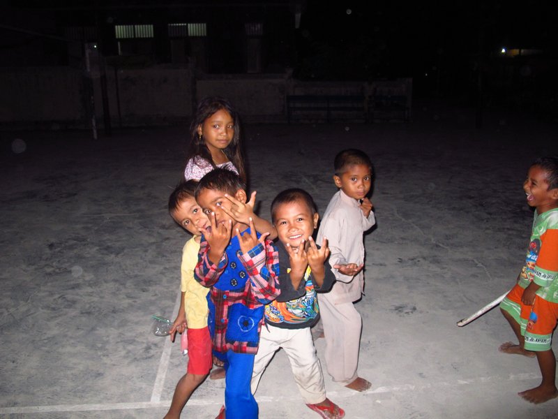 kids on Derawan Island