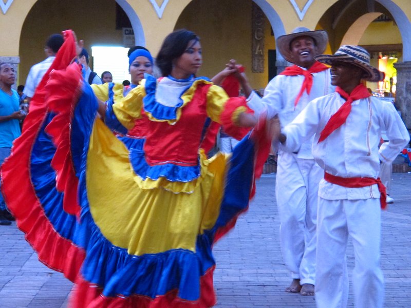 street performers in Cartagena