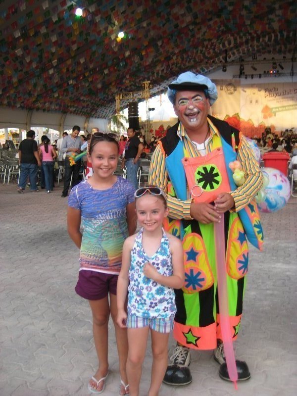 Rory & Ava with clown