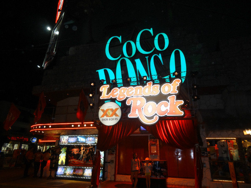coco bongo; night show
