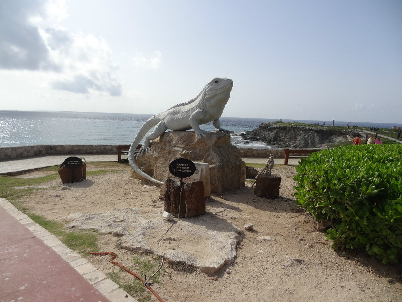 Statue of Iguana