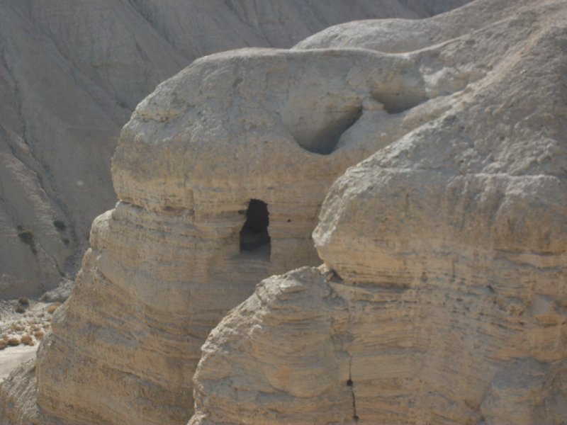 Qumaran Cave