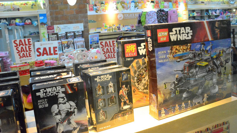 Faux Starwars en faux Lego