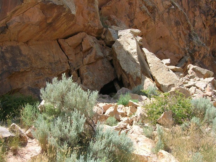 Small Cave - Entrance
