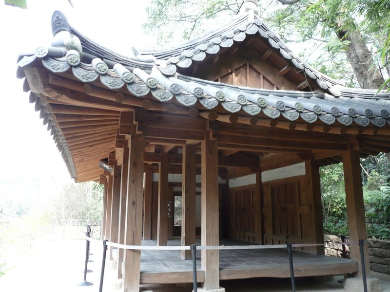 Korean archtecture in the park
