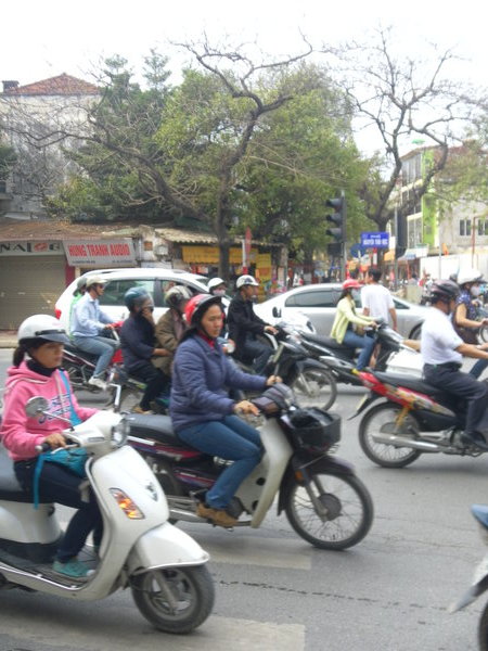 Photos cant do the traffic in Hanoi justice