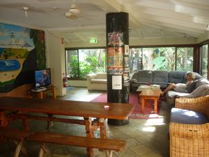 livingroom Cape Byron Lodge Hostel