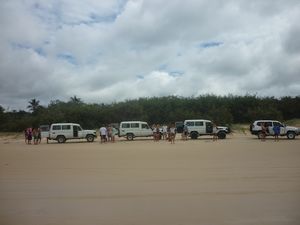 4 4-wheel drive cars on Fraser Island