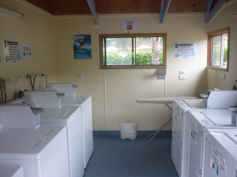 laundry Magnums Airlie Beach