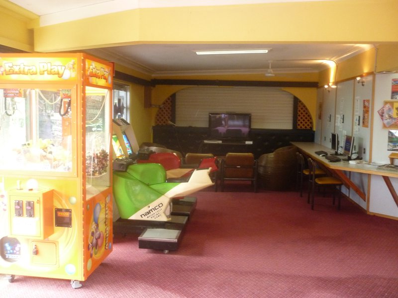 tv and gaming room Magnums Arcadia Magnetic Island