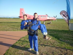 me in Charlie's armes Skydive Taupo