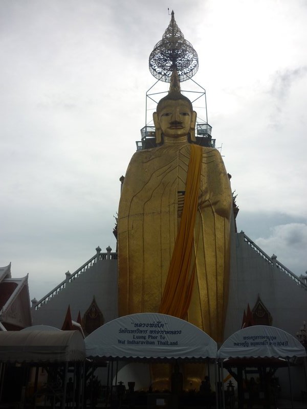 big standing buddha at Wat Indrawihan Bangkok
