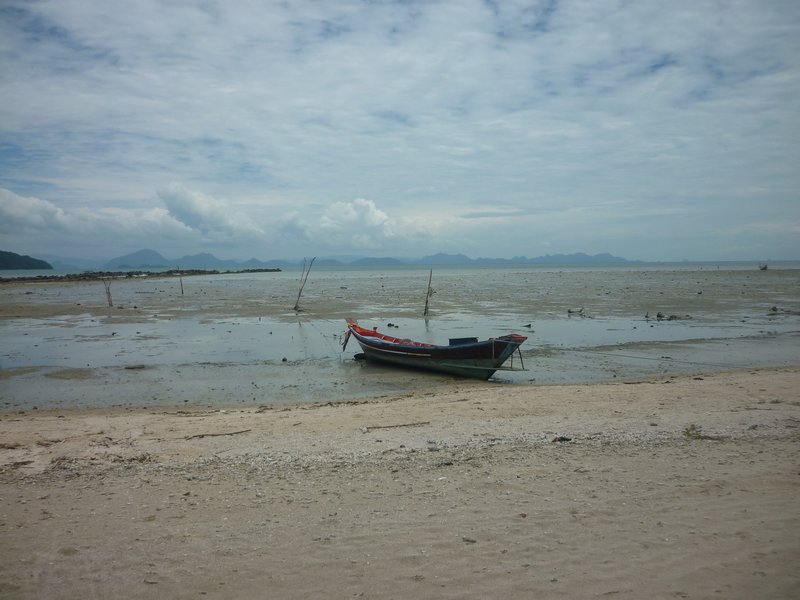 boat low tide Ko Samui