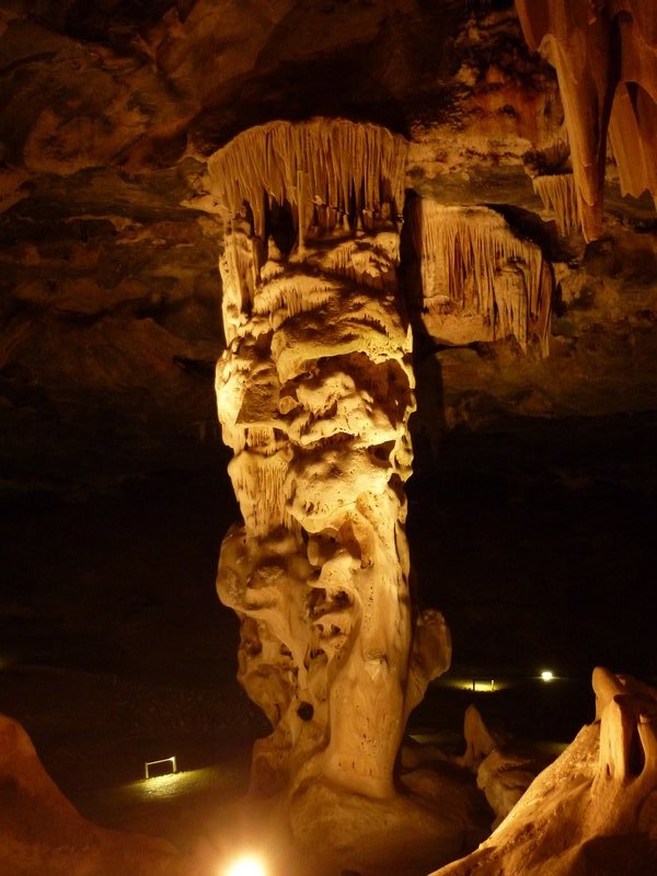 doube column Cango Caves Outshoorn