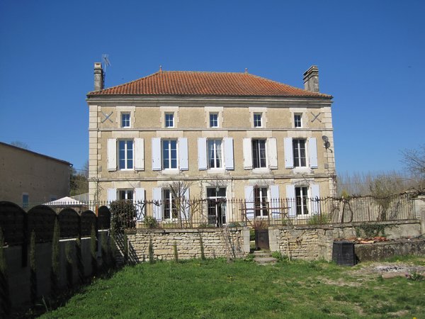 The house I am staying in, which is called a maison d'maitre, or the masters house.