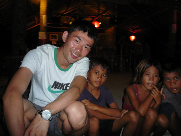 Zhu with some of the beautiful kids on Malapasqua