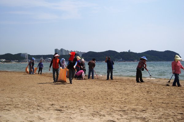 Cleaners, Bukbu beach