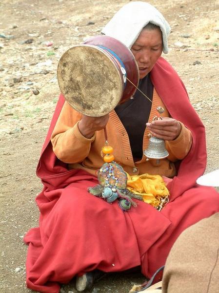 Musical Tibetan lady