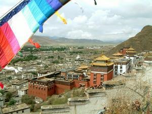 Tashilunpo Monastery and rainbow flag