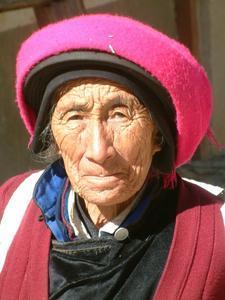 Old woman in Zhongdian