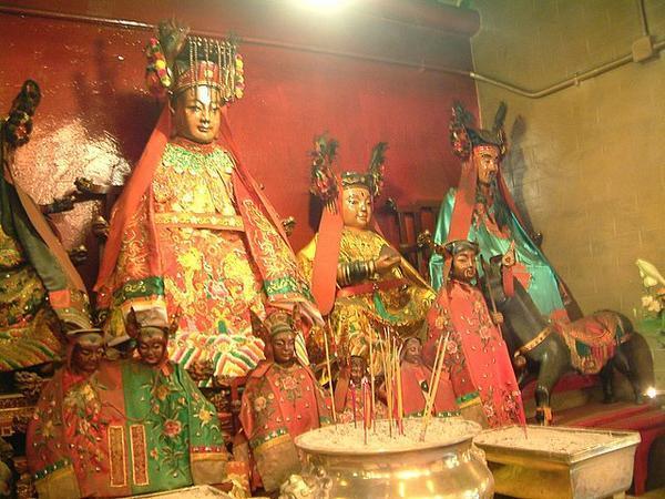Deities in the Man Mo Temple